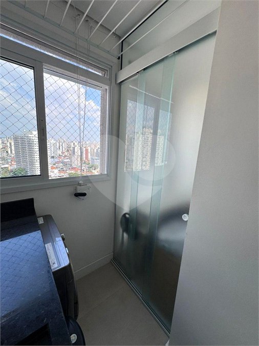 Apartamento á venda de 81m2 no Ipiranga com 2 dorms, 2 suítes, 3 banheiros, 2 vagas. Estuda permuta.