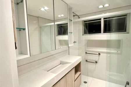 Apartamento à venda com 3 quartos, sendo 1 suíte, em Alto da Boa Vista, São Paulo, SP