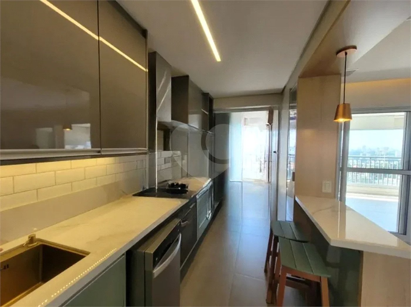 Apartamento à venda com 3 quartos, sendo 2 suítes, em Cambuci, São Paulo, SP