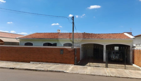 Casa à venda com 3 quartos, sendo 1 suíte,  em Vila Faria, São Carlos, SP