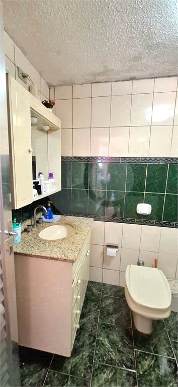 Excelente Sobrado eom ótima localização. Venha fazer uma visita.