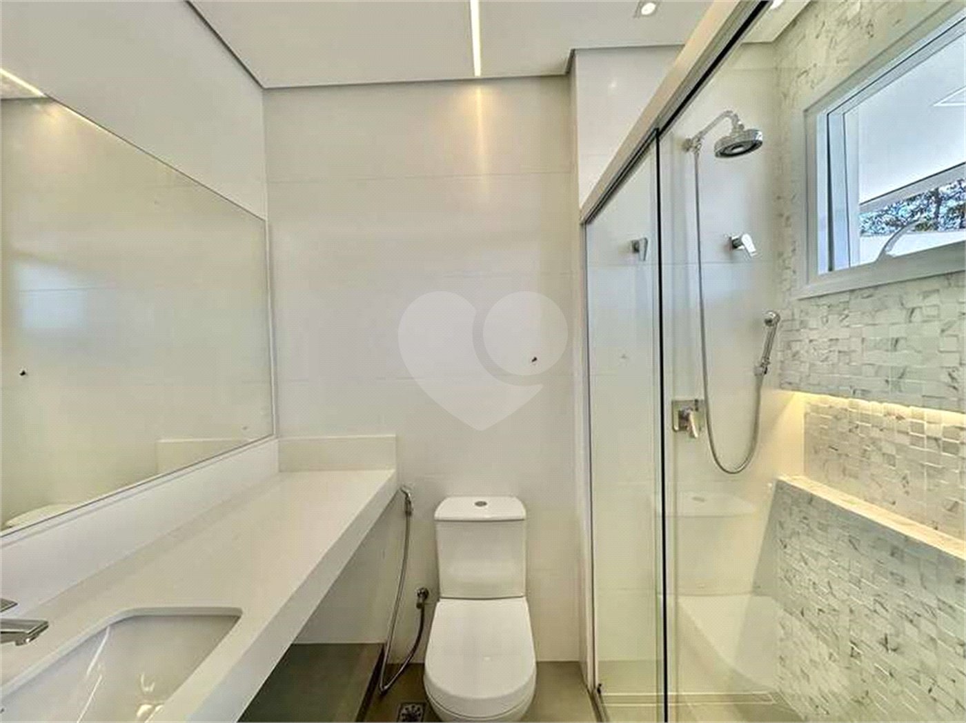 Casa Contemporânea e Mobiliada no Condomínio Palos Verdes – A Essência do Alto Padrão na Granja Viana – 7 suítes, 4 pavimentos com elevador