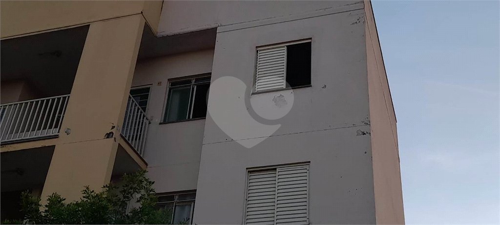 Apartamento no Condomínio Residencial Jardim das Torres