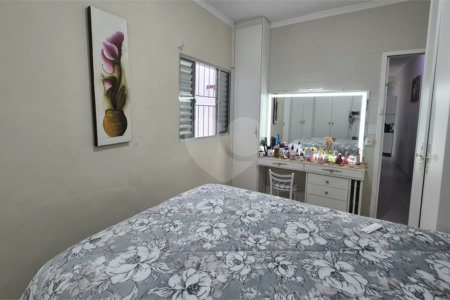 Casa de vila com 3 dormitórios sendo 2 suítes em Santana