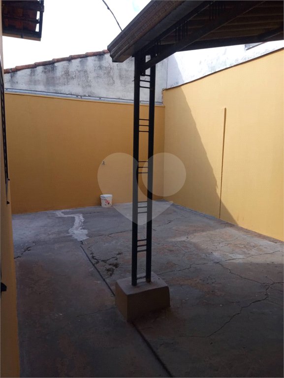 Casa térrea com salão comercial para venda no Maria Stella Fagá.