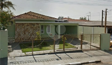 Casa à venda com 3 quartos, sendo 1 suíte,  no Centro, Ibaté, SP