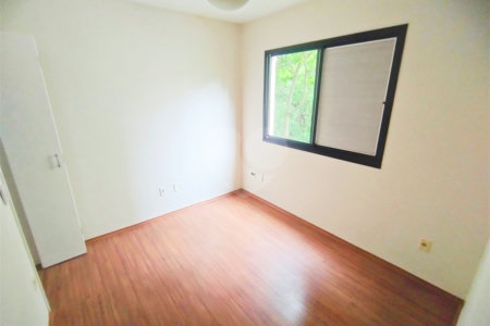 Apartamento - Próximo do metro Saúde - 2 quartos - 1 suíte - varanda - 2 vagas