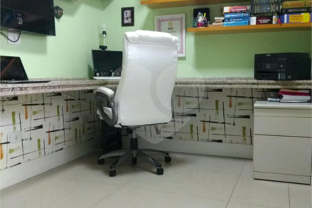 Linda Casa Sobrado a venda no Alto da Mooca com excelente acabamento, semi mobiliada com 2 suítes