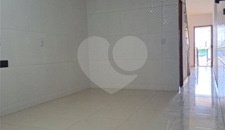 Casa à venda com 3 quartos, sendo 1 suíte, em Jardim Eliane, São Paulo, SP