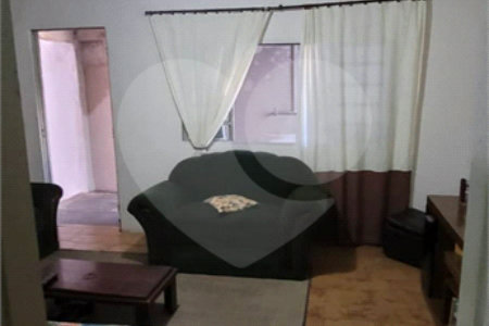Casa térrea em Ibaté/SP.