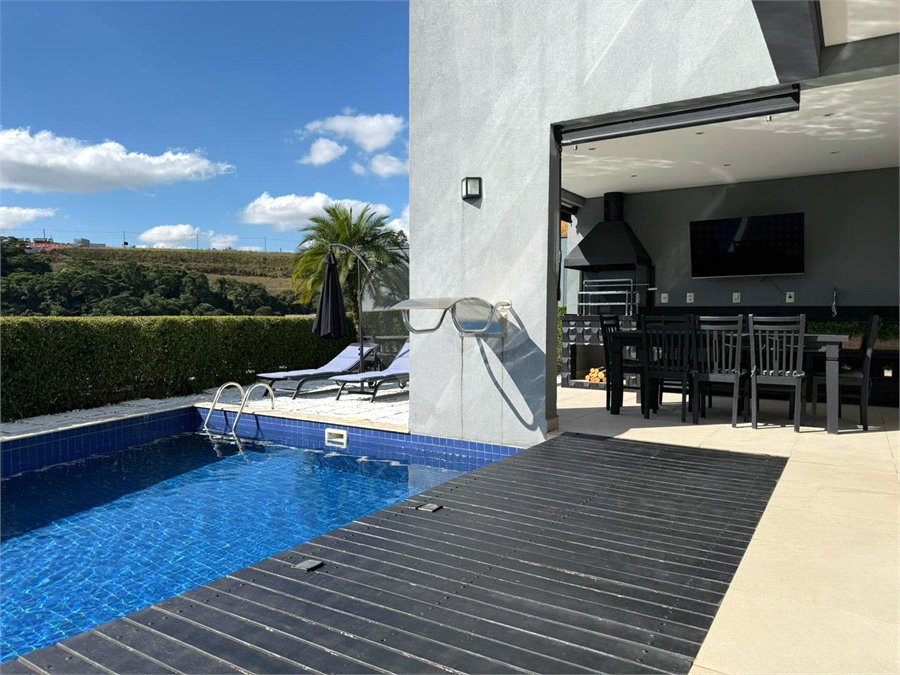 Casa de Alto Padrão à Venda no Residencial Campos do Conde – Santana de Parnaíba/SP