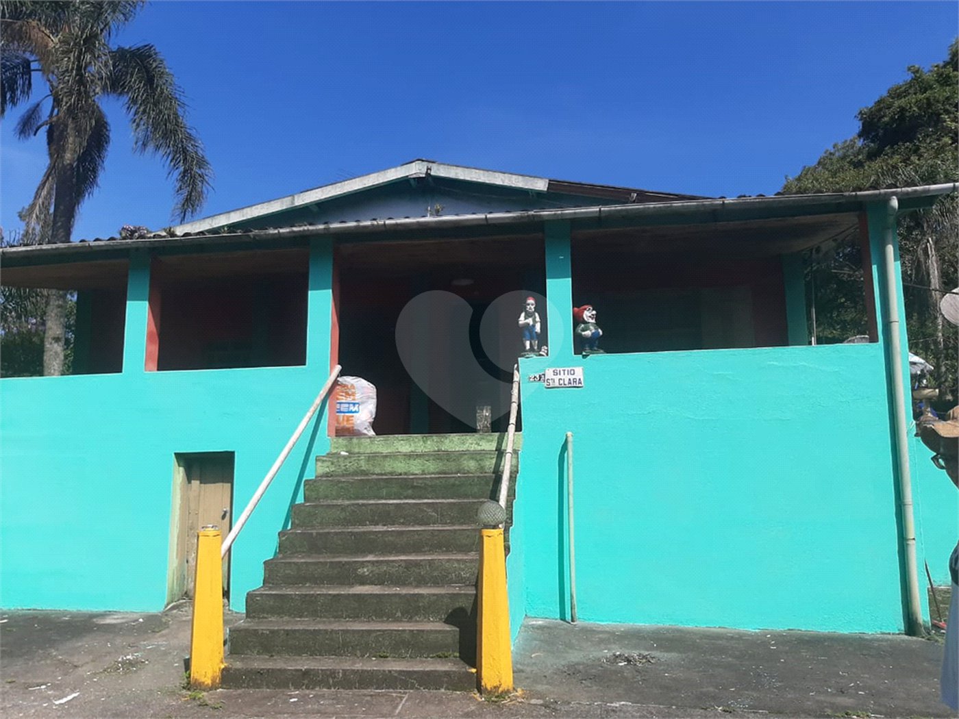 Tapiraí Sp - Sítio Santa Clara - Area de 12,1 ha - composto por casa principal, galpões poço artesiano, ótima área para plantios. Fica localizado a aproximadam. 1 quilômetro da prefeitura. Area preservação permanente- 4,6 ha - Area aproveitável - 4,6 ha - area utilizada rural - 2,5 ha -R$ 750.000,00