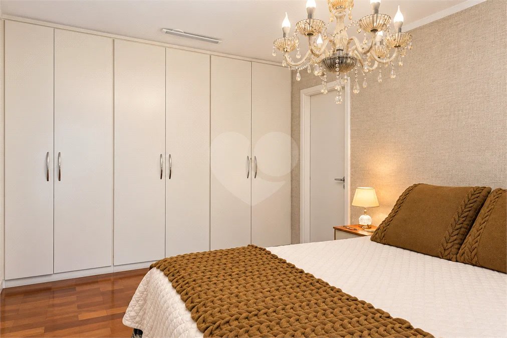 Apartamento com 3 suítes á venda no Condomínio Chácara Alto da Boa Vista, São Paulo - SP