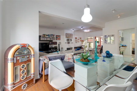 Casa à venda com 4 quartos, sendo 2 suítes, no condomínio Villa Franz Schubert, São Paulo - SP