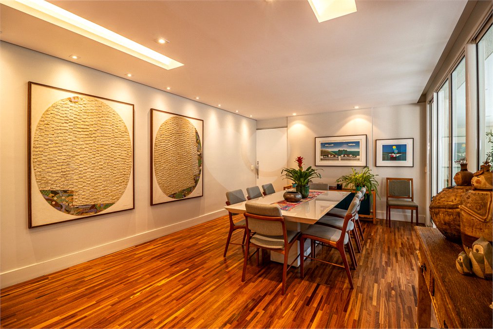 Apartamento Campo Belo à Venda 274 m² 4 Suítes 4 Vagas com Clima de Casa e Vista Verde