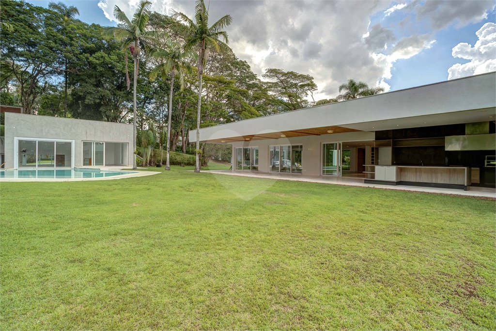Casa à venda ou para alugar com 4 suítes no condomínio Chácara Flora, São Paulo - SP