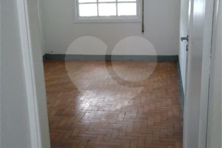 Sobrado a Venda na Mooca, com 248 m²