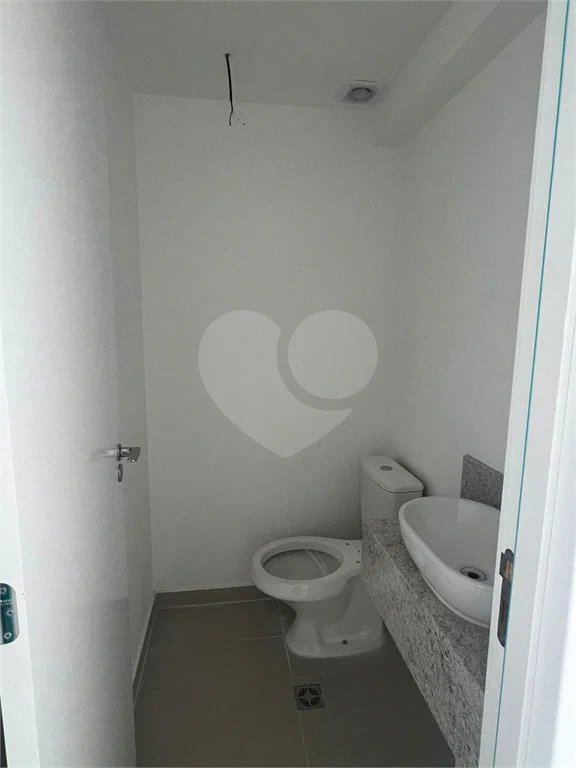 Charme, conforto e vista livre na Vila Clementino – 98 m² com pé-direito duplo!