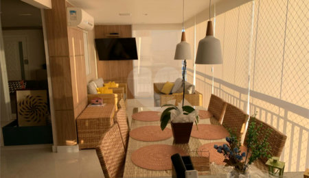 Apartamento à venda com 3 quartos, sendo 1 suíte,  em Mooca, São Paulo, SP