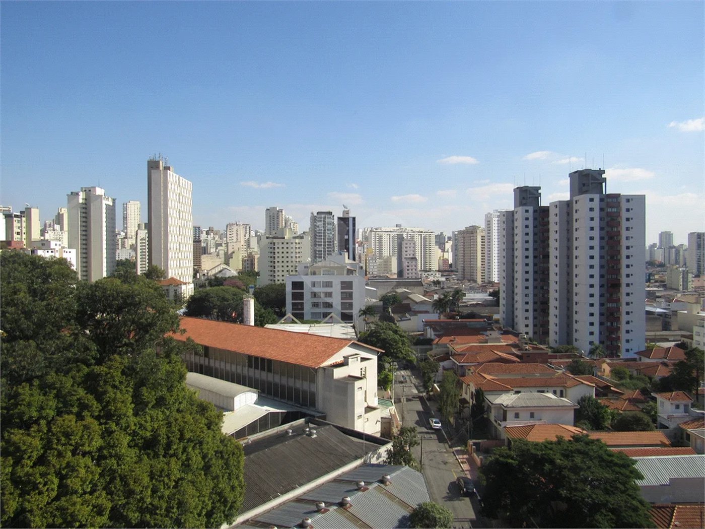 Linda Cobertura na Região de Campos Elíseos - 4 dormitórios (3 suítes). 5 Banheiros