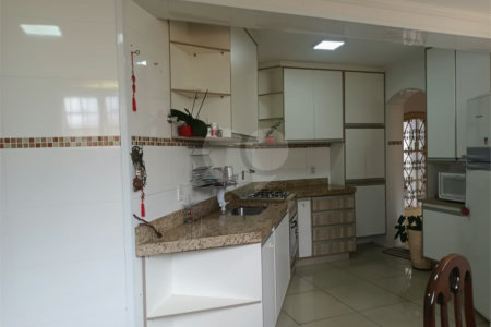Linda casa em ótima localização!!