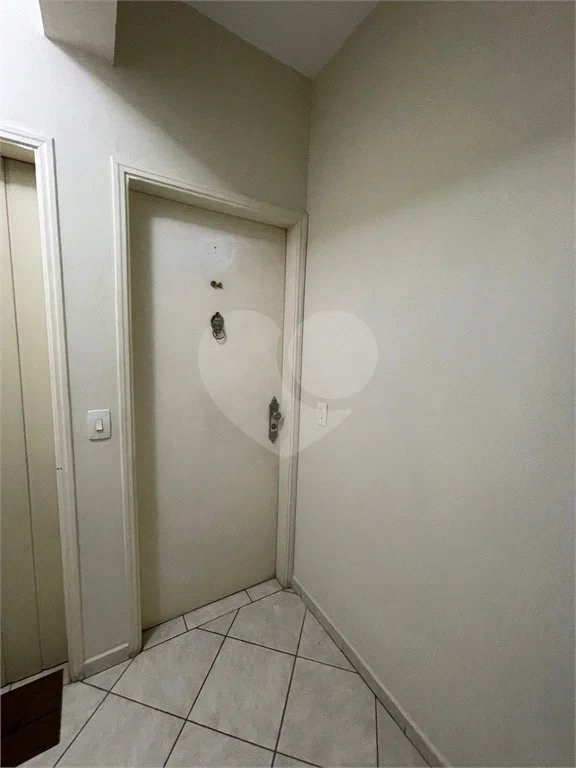 Salto- Sp - Locação - apto com 75 ms - mobiliado -Edificio Vivendas da Vila II - sexto andar - Apto mobiliado - 2 dorms, sala 2 ambiente, cozinha planejada, lavanderia, banheiro social, sacada, 01 vaga de garagem coberta - Aluguel - R$ 1.600,00 mais condominio - R$ 1.050.00 - iptu - R$ 100,00
