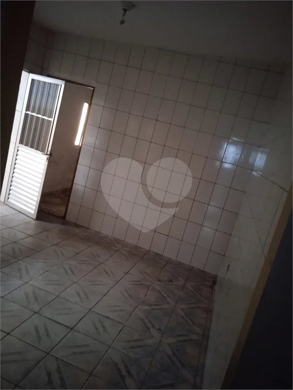 Casa com 180m², 3 quartos, 2 garagens, à venda em Guaianazes