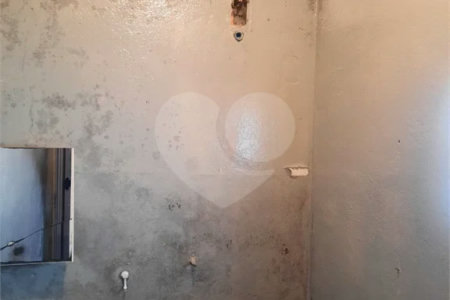 Jardim Morada do Sol- casa de vila- frente- sem vaga de garagem,(garagem pra moto,) - 1 dormitório, wc, cozinha, lavanderia - R$ 1000,00- com iptu- aceita 03 caução, fiador, 08 titulo de capitalização, obs - água e energia compartilhada, Ótima localização, próxima ao distrito i