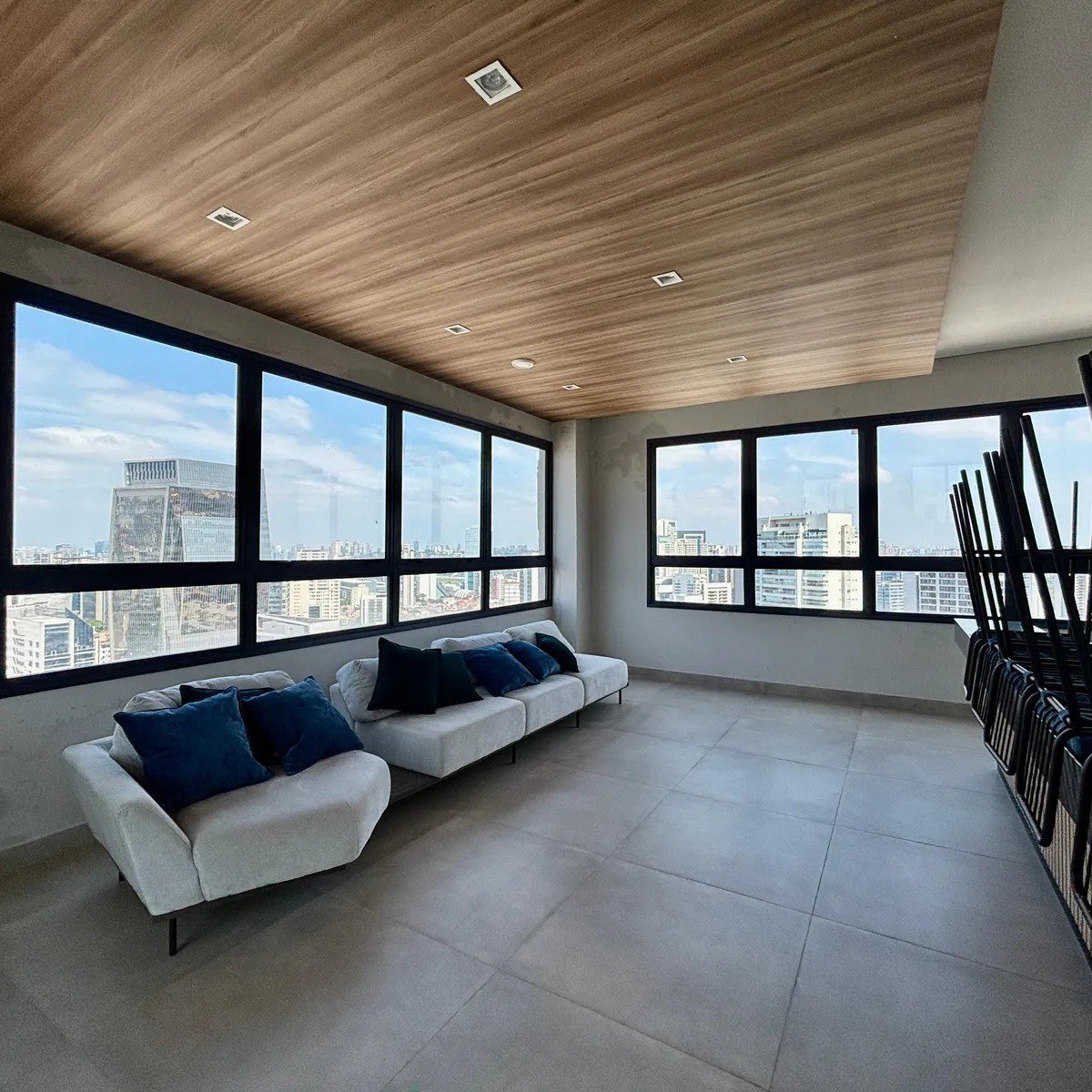 Studio novo e mobiliado para locação 26m² em Pinheiros – próximo ao metrô Faria Lima!