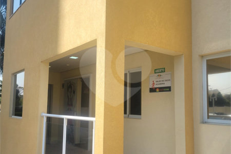 Indaiatuba - Venda - Apartamento no Condomínio Portal das Flores com 64 m², 3 dorms, sendo 2 com armários planejados, , WC social, cozinha planejada e totalmente integrada com a lavanderia, varanda, , 02 vagas de garagem. Excelente localização, a poucos metros do Shopping Polo, mercados, padaria,