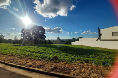 Terreno de 1.400m² no Damha Golf