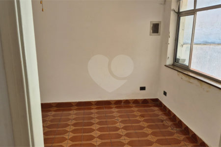 Casa residencial ou comercial com mais de 200m² na região do Jardim da Saúde em São Paulo - SP.