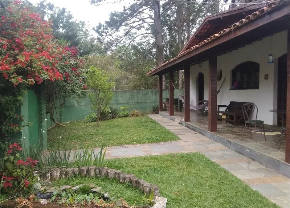 Excelente oportunidade de venda em condomínio fechado.