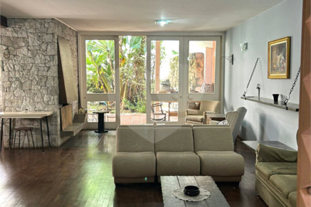 Casa à venda com 3 quartos, sendo 1 suíte, em Interlagos, São Paulo, SP