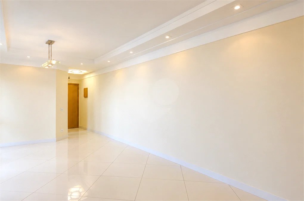 Apartamento de 84m² na Vila Lusitânia, em São Bernardo do Campo, com 3 dormitórios, suíte com varanda, 2 vagas cobertas, depósito privativo e lazer completo.