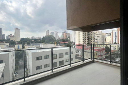 Charme, conforto e vista livre na Vila Clementino – 98 m² com pé-direito duplo!