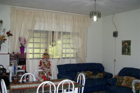 Chácara a venda no Aracê de Santo Antônio .