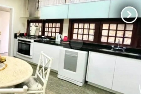 Casa dos sonhos a venda - Sobrado com Piscina no Jardim da Saúde, 270m² , 4 dorm., 2 suítes, 4 vagas, banheira , lareira, churrasqueira, terreno: 360 m²