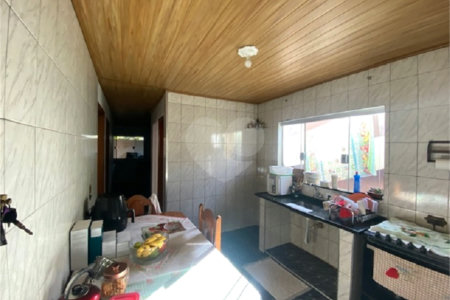Casa térrea de 3 dormitórios