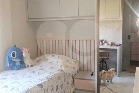 Indaiatuba- condominio Vale das Laranjeiras - Itaici - Terreno 3040,00 ms- construida 220ms - 3 dormitórios, sendo 2 suítes e uma suíte master com closet, além de uma sala ampla com 3 ambientes, Cozinha planejada,, campo de futebol/vôlei, Area de lazer com piscina, espaço gourmet com churrasque