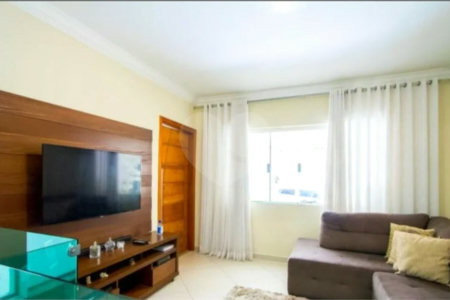 Casa com 172m² , 3 dormitórios , sendo 1 suíte , 2 vagas , à venda no Jardim Alvorada em Santo André.