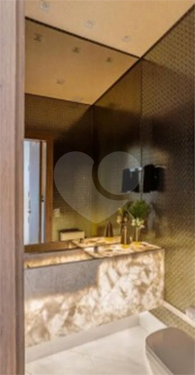 Deslumbrante apartamento duplex pronto para mudar no Itaim Bibi com 242M2, 2 suítes, 3 vagas