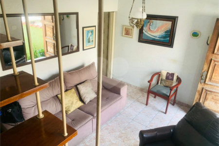 Casa a venda em 66 m2- 2 dormitórios em Vila Regente Feijó