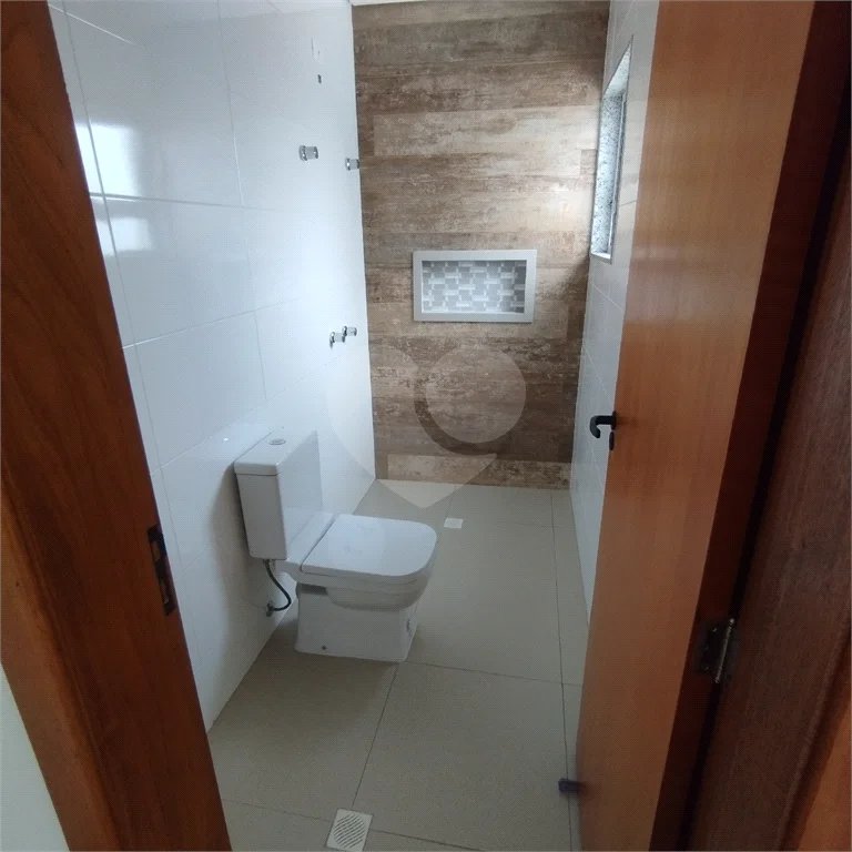 Sobrado à venda, 3 suítes, garagem, a 300 m do metrô Vila Matilde