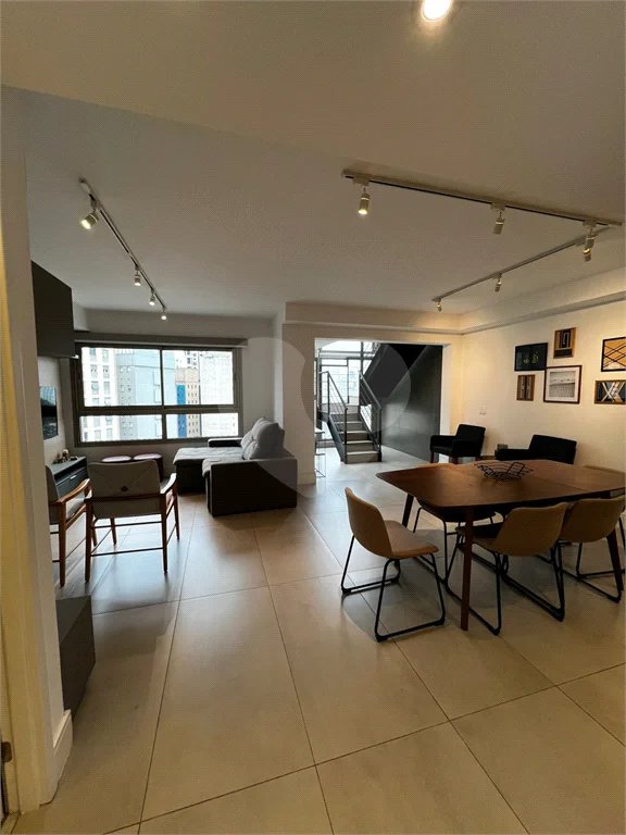 Linda Cobertura Duplex para venda no Jardim Paulista com 87,45 m² decorada!