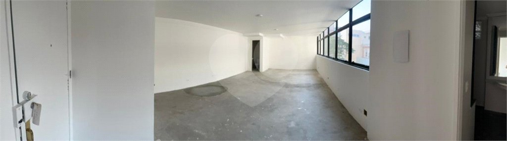 SALA COMERCIAL, ESPAÇO LIVRE DE 59m2, NA ÁREA NOBRE DA BELA VISTA.