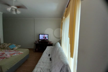 Casa térrea no Cidade Aracy .