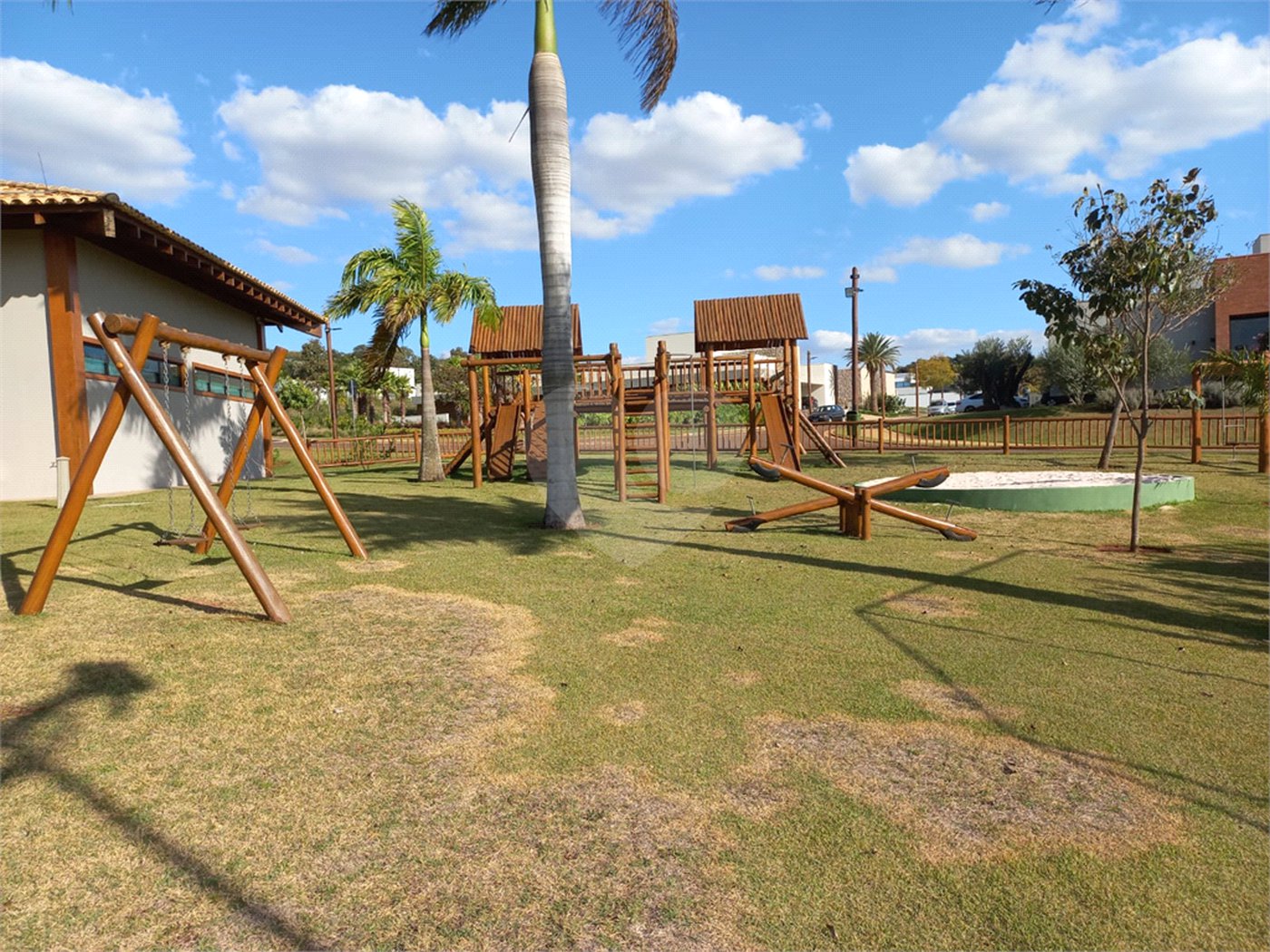 Terreno para venda no condomínio de alto padrão Damha Golf