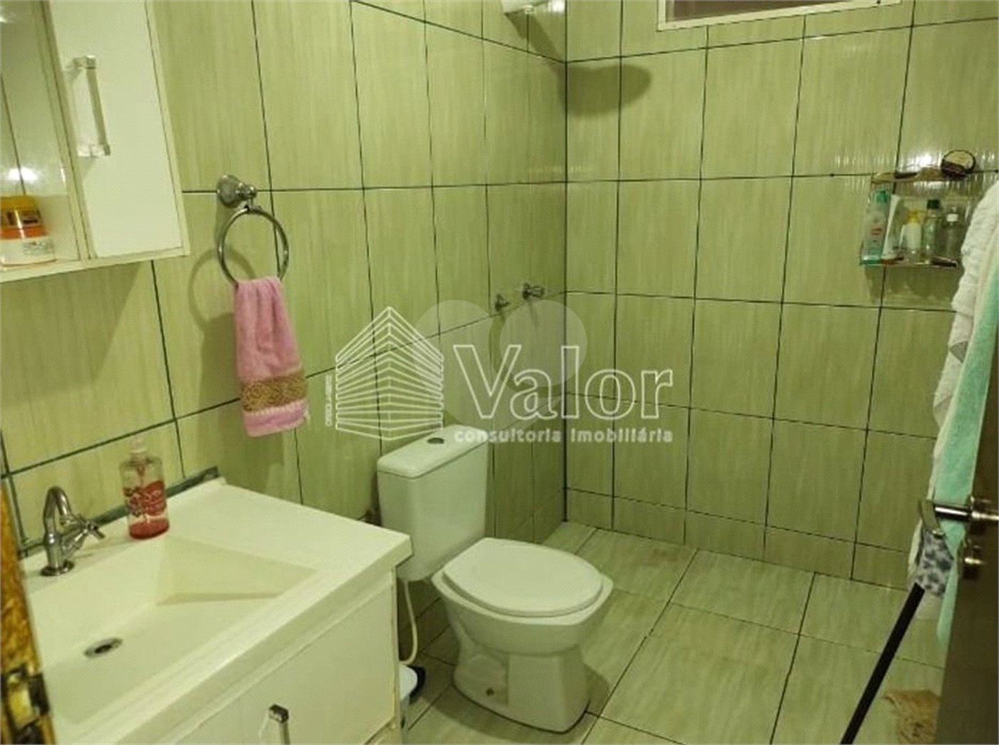 Chácara à venda com 4 quartos, sendo 1 suíte,  em Chácara Leila, São Carlos, SP