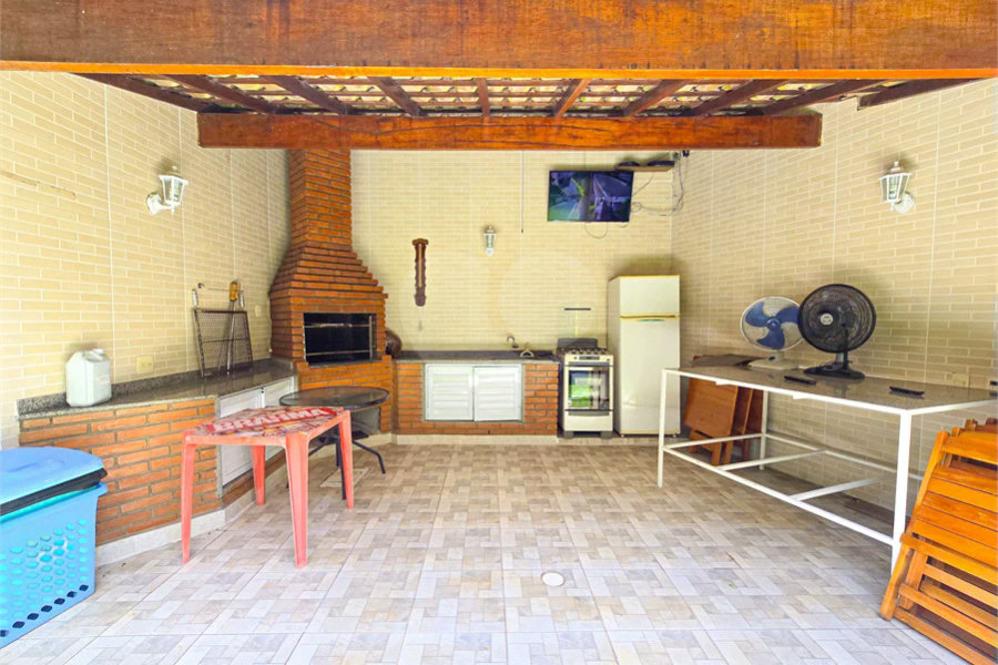 Casa em condomínio no Tucuruvi, 3 dormitórios, 1 suíte, 3 banheiros, 2 vagas e lazer com churrasqueira no condomínio